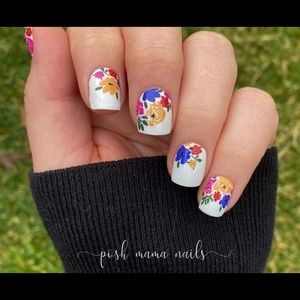 Colorstreet Bloomer Has It- Beautiful Floral!